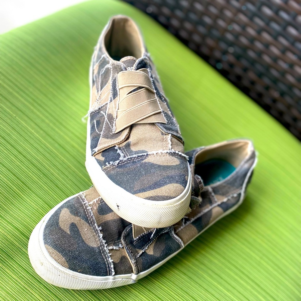 Jenn Ardor slip on tennies in camo pattern